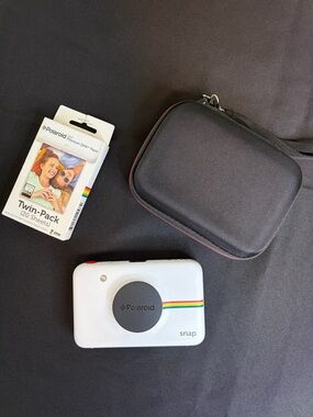 Polaroid Snap Instant Print Digital Camera with Case & ZINK Paper No Charger